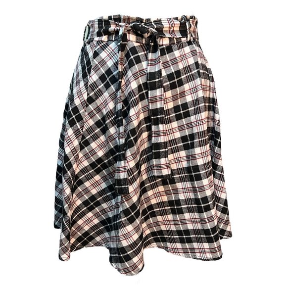 Black, white and red plaid flannel skirt - Picture 1 of 6